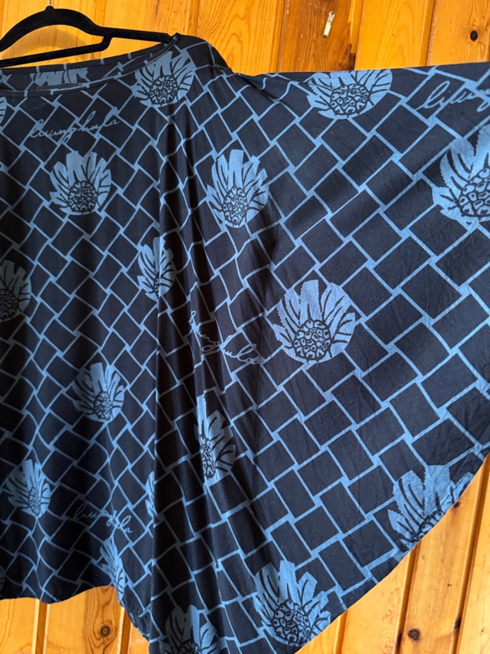 Gently used Livibg Hula Black Floral Grid-Print Tunic - Picture 5 of 5